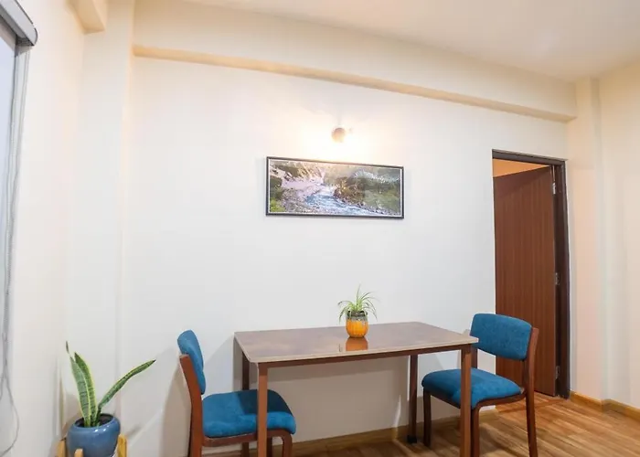 Apartment Rivana And Services *